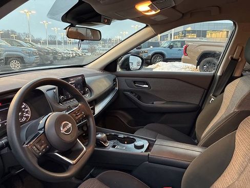 Used 2023 Nissan Rogue SV image 24