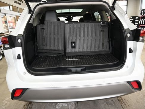 Used 2022 Toyota Highlander Platinum image 33