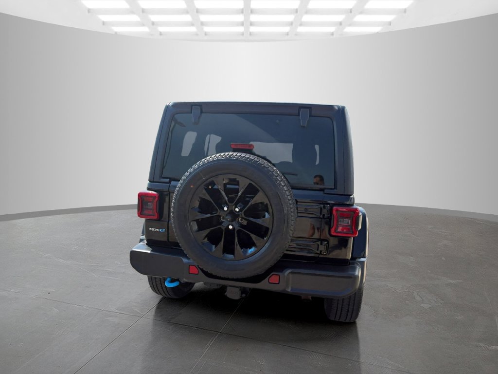 Used 2022 Jeep Wrangler Unlimited Sahara w/ Cold Weather Group AWD/4WD image 5