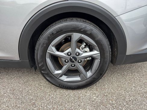 Used 2025 Kia K4 LXS image 28