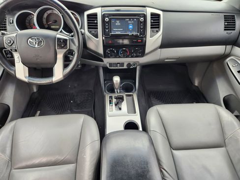 Used 2015 Toyota Tacoma PreRunner image 24