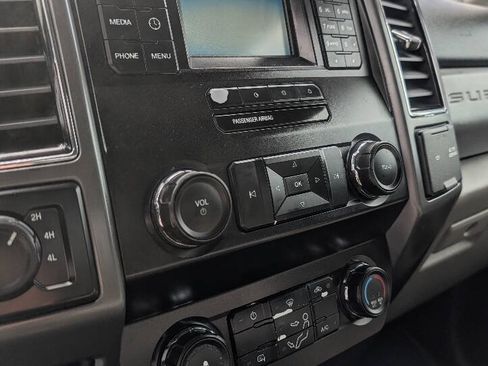 Used 2019 Ford F350 XLT w/ Camper Package AWD/4WD image 24