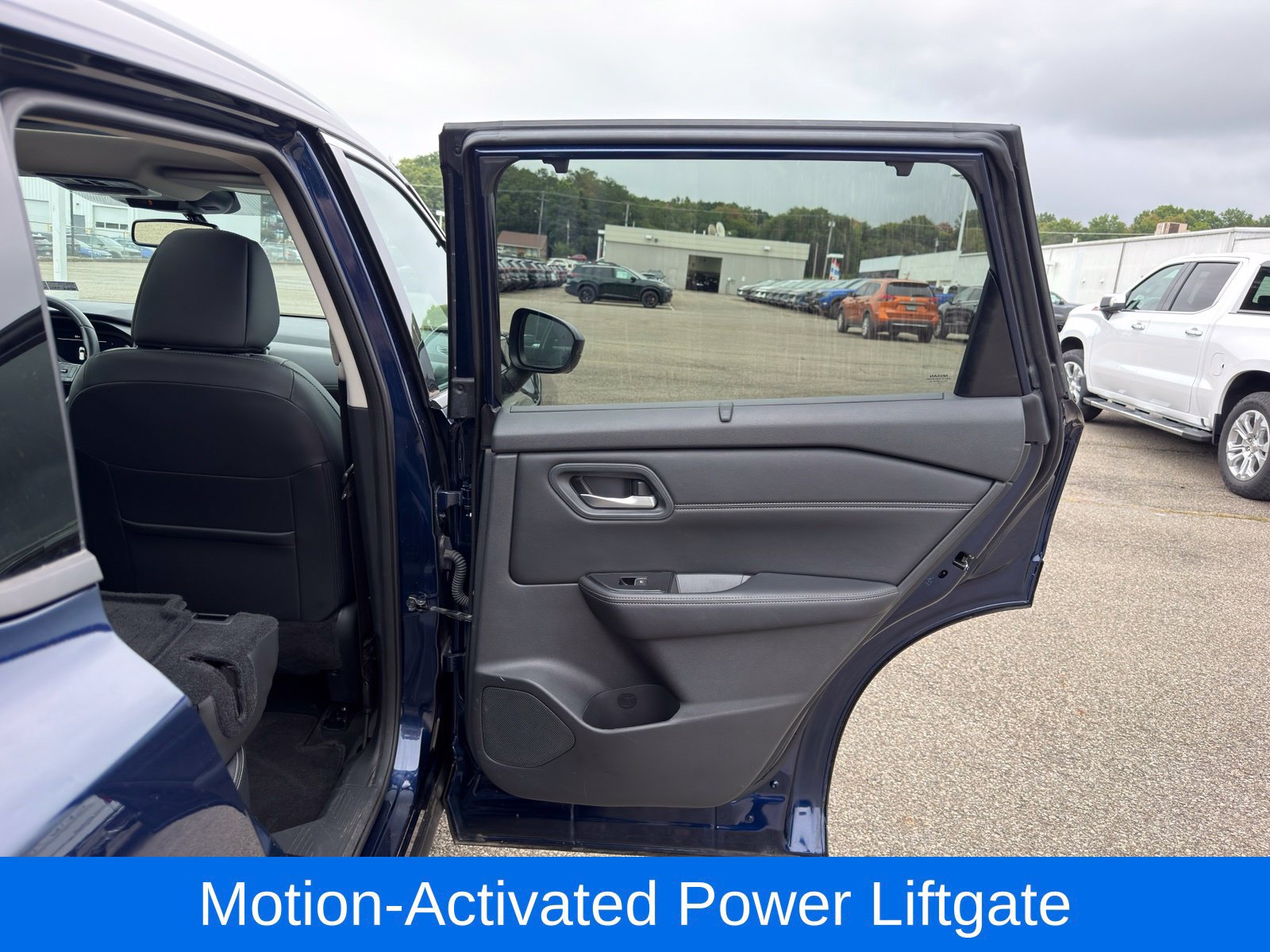 Used 2024 Nissan Rogue SL w/ SL Premium Package AWD/4WD image 31