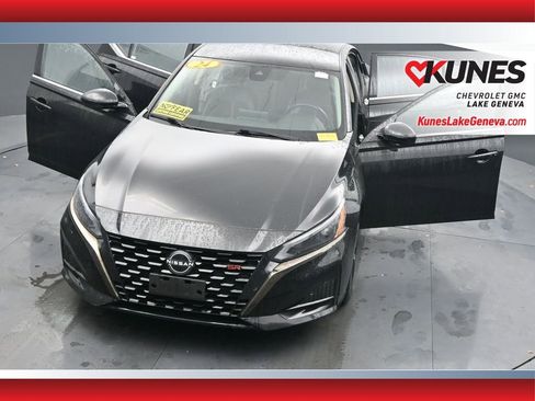 Used 2024 Nissan Altima 2.5 SR FWD image 49