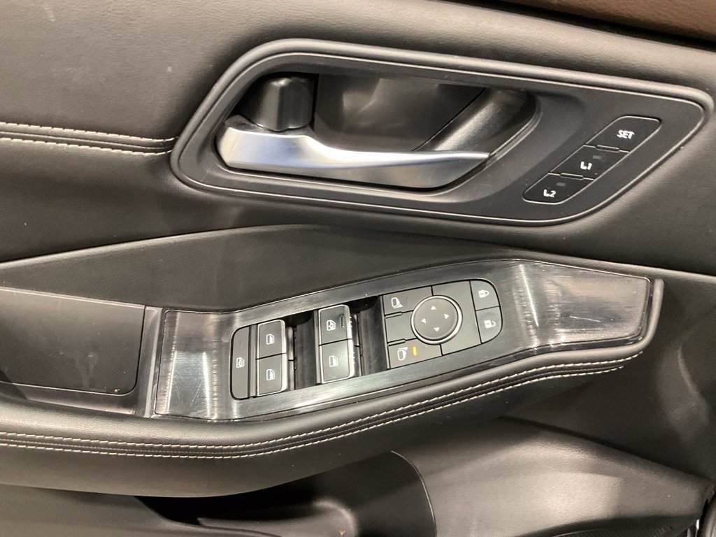 Used 2023 Nissan Rogue SL w/ SL Premium Package FWD image 7