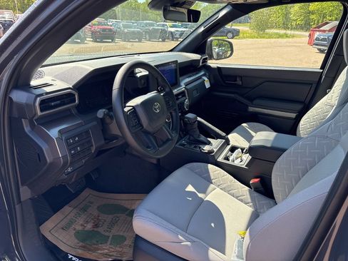 Certified 2026 Toyota Tacoma SR5 AWD/4WD image 13