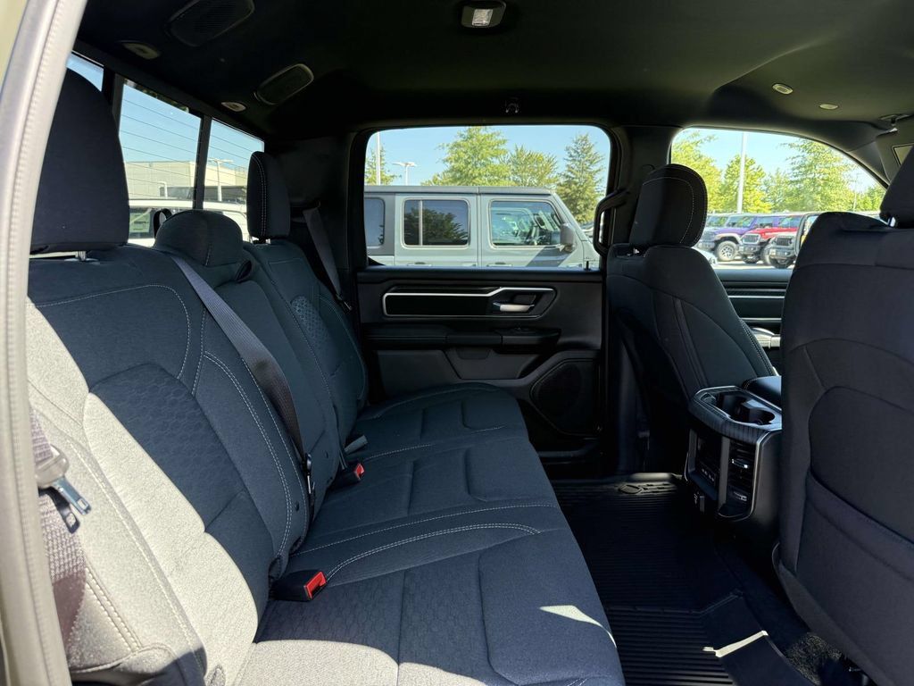 New 2027 RAM 1500 4x4 Crew Cab image 16