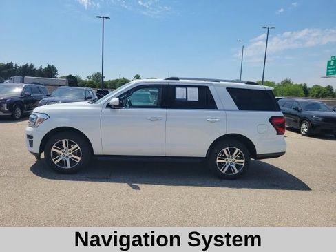 Used 2024 Ford Expedition Limited RWD image 3