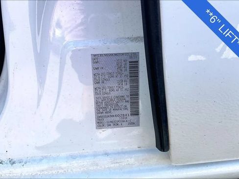 Used 2024 Nissan Frontier PRO-4X w/ Technology Package AWD/4WD image 18
