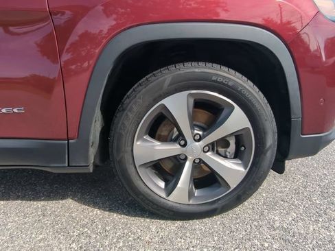 Used 2020 Jeep Cherokee Limited w/ Technology Group FWD image 12