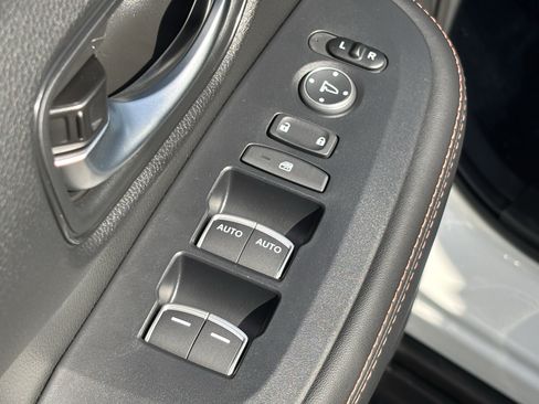 Used 2027 Honda HR-V Sport image 16