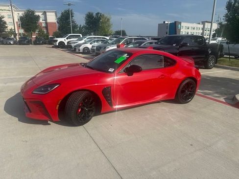 Used 2025 Toyota GR86 Premium w/ Performance Package RWD image 7