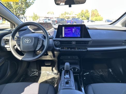 Used 2024 Toyota Prius LE image 28