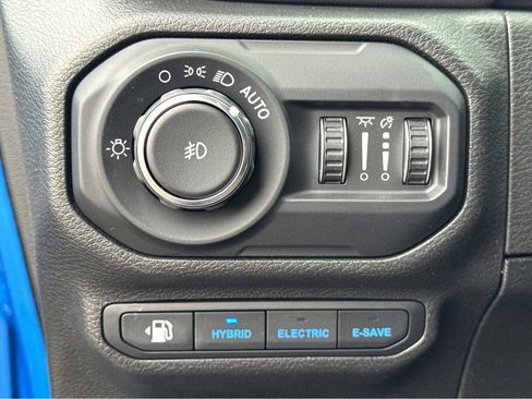 Certified 2022 Jeep Wrangler Unlimited Sahara w/ Cold Weather Group image 15