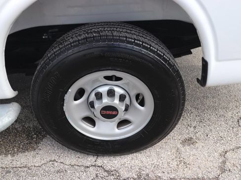 Used 2025 GMC Savana 2500 w/ Driver Convenience Package RWD image 22