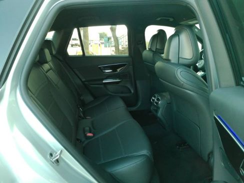 Used 2025 Mercedes-Benz GLC 300 image 26