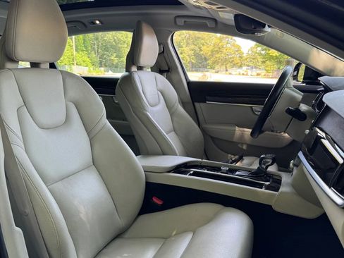 Used 2018 Volvo S90 T5 Momentum w/ Convenience Package image 19