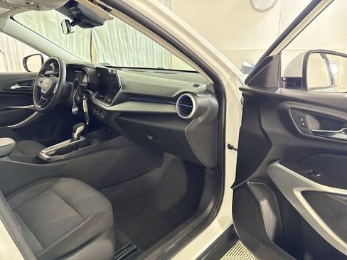 Used 2024 Chevrolet Trax LS w/ LS Convenience Package image 36