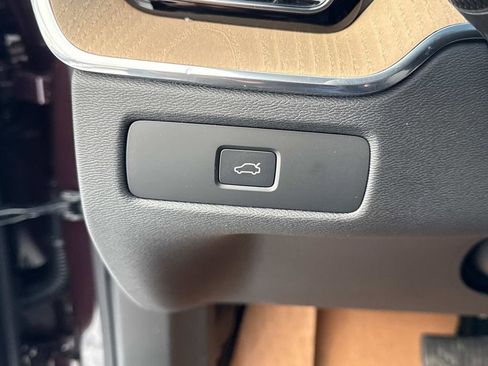 New 2026 Volvo XC60 B5 Core w/ Climate Package PRO image 32