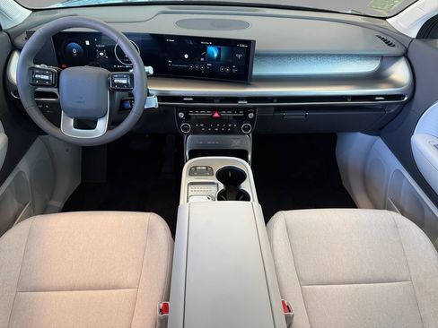 New 2026 Hyundai Ioniq 9 SE AWD/4WD image 16