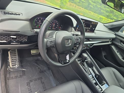 Used 2024 Honda Accord Sport image 15