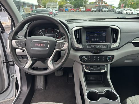 Used 2024 GMC Terrain SLE FWD image 12