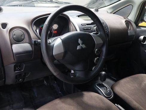 Used 2012 Mitsubishi i SE image 17