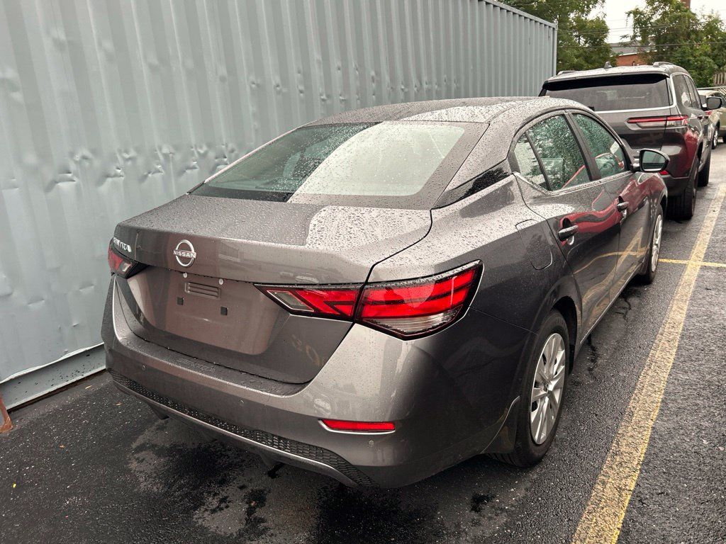 Used 2025 Nissan Sentra S FWD image 5