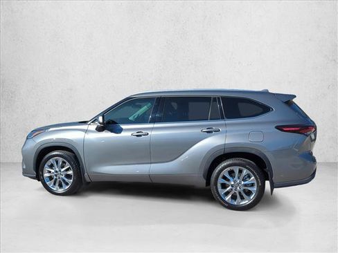 New 2026 Toyota Highlander Limited image 8