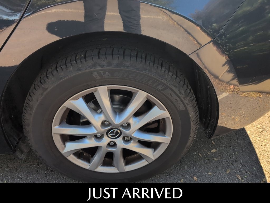 Used 2018 MAZDA MAZDA3 Sport w/ Preferred Equipment Package FWD image 9