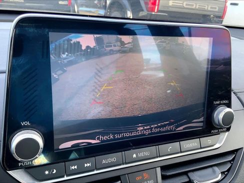 Used 2022 Nissan Altima 2.5 SV w/ SV Premium Package image 26