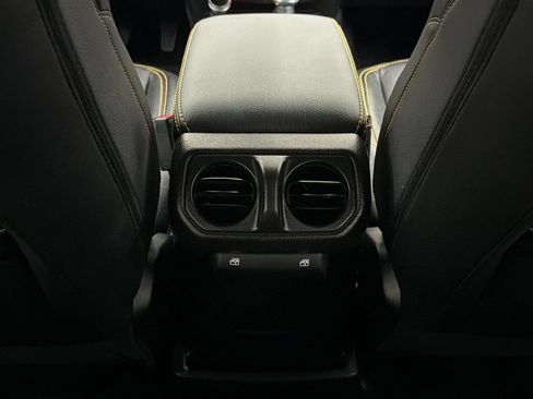 Used 2024 Jeep Wrangler Unlimited AWD/4WD image 34