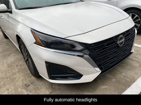 Used 2023 Nissan Altima 2.5 SV image 6