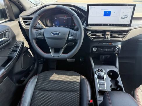Certified 2024 Ford Escape ST-Line w/ Tech Pack #1 AWD/4WD image 9