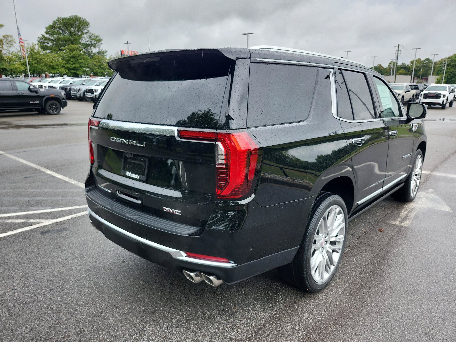 New 2027 GMC Yukon Denali w/ Denali Reserve Package AWD/4WD image 3