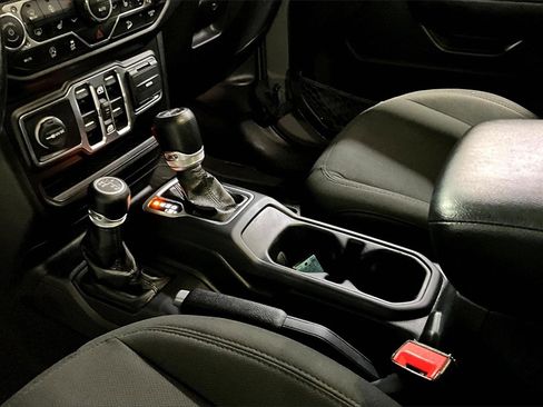 Used 2020 Jeep Wrangler Unlimited Sport image 18