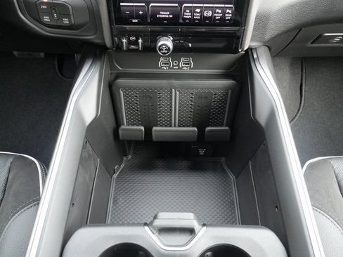 New 2026 RAM 3500 Laramie AWD/4WD image 27