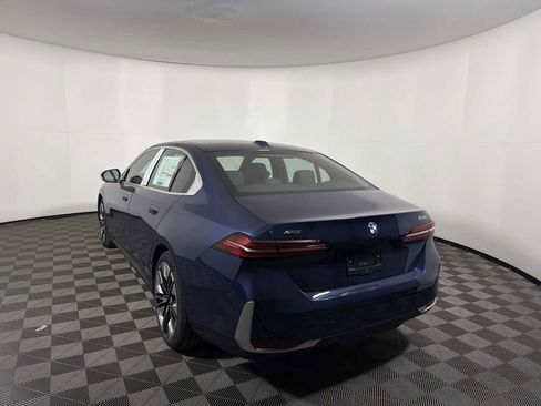 New 2026 BMW 530i xDrive w/ Premium Package image 3