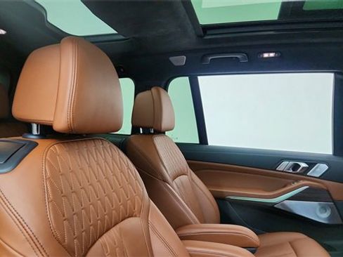 Used 2024 BMW X7 xDrive40i w/ Executive Package image 26