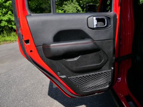 Used 2018 Jeep Wrangler Unlimited Rubicon AWD/4WD image 25