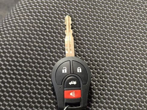 Used 2017 Nissan Versa SV w/ SV Special Edition Package image 32