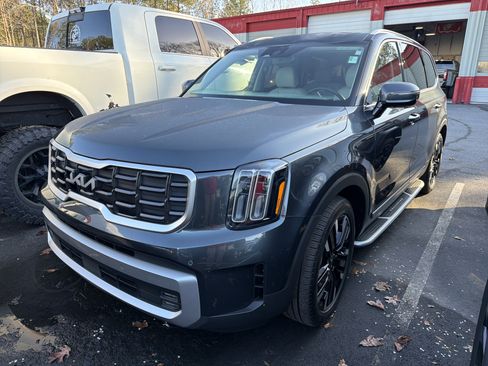 Used 2023 Kia Telluride SX image 3
