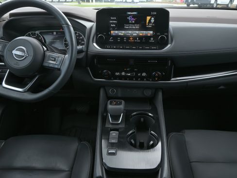 Used 2023 Nissan Rogue SL w/ SL Premium Package image 14