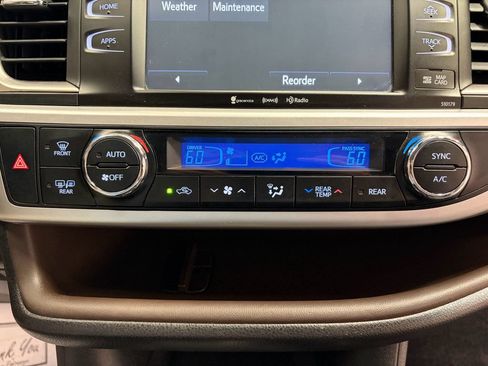 Used 2018 Toyota Highlander XLE FWD image 24