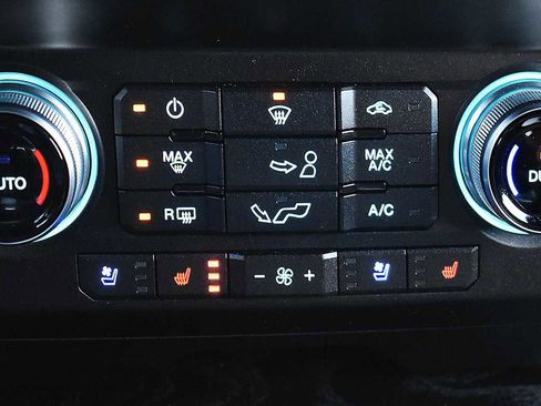 Used 2019 Ford F150 Platinum w/ Equipment Group 701A Luxury image 24