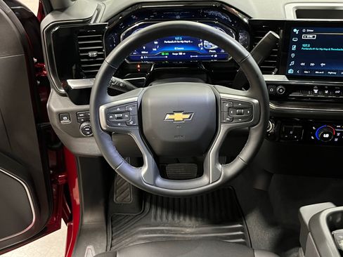Used 2025 Chevrolet Silverado 3500 LTZ AWD/4WD image 23