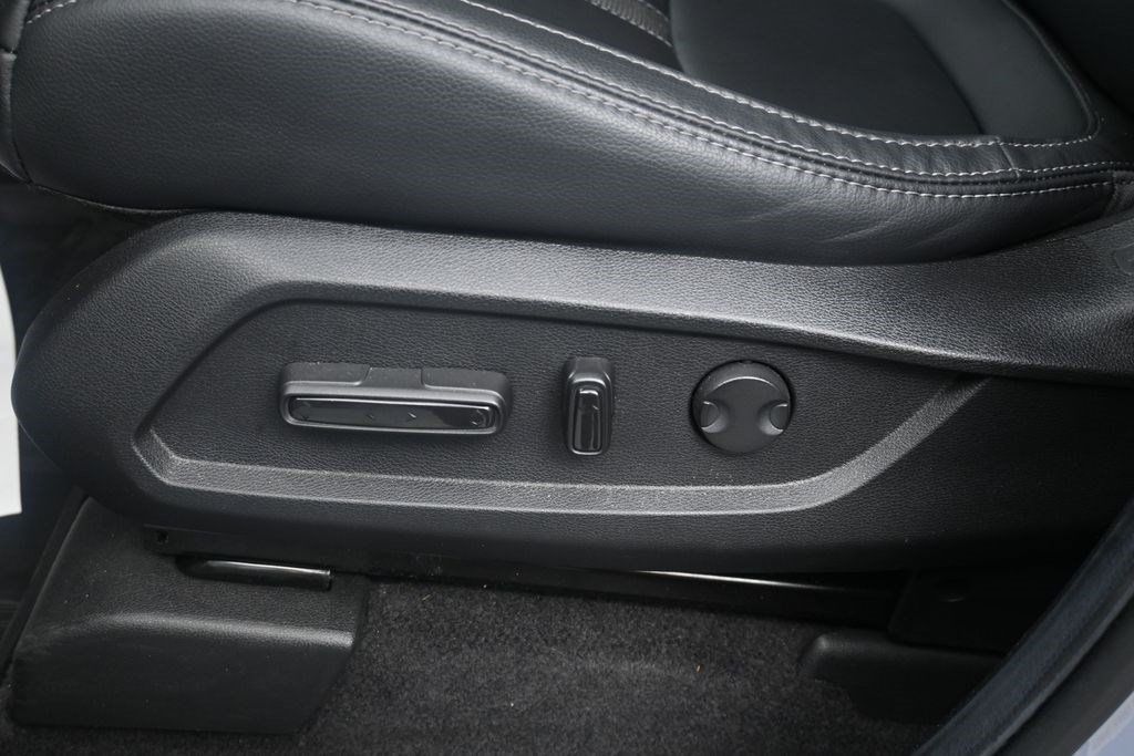 Used 2025 Honda Pilot Touring image 21