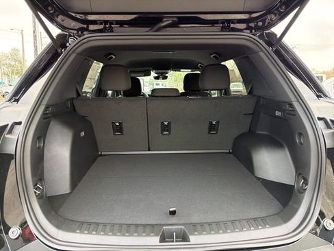 New 2026 Chevrolet Equinox LT w/ Safety and Technology Package FWD image 10