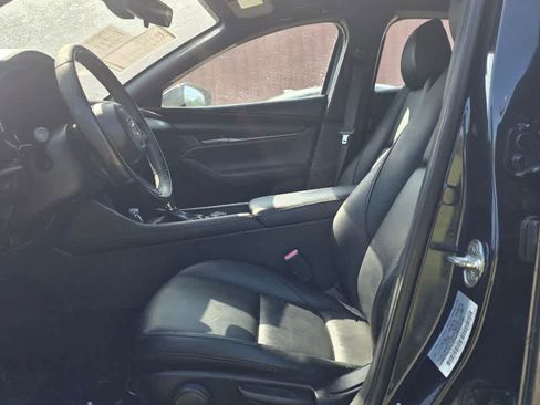 Used 2020 MAZDA MAZDA3 Hatchback FWD image 2