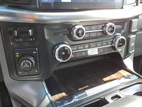 Certified 2022 Ford F150 Lariat w/ Equipment Group 502A High AWD/4WD image 28